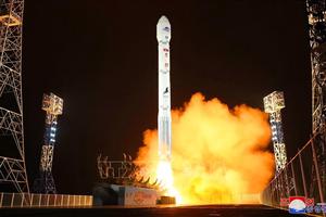 Triều Tiên tuyên bố phóng thành công vệ tinh trinh sát