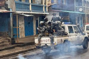 Sierra Leone giới nghiêm toàn quốc sau vụ tấn công doanh trại quân đội
