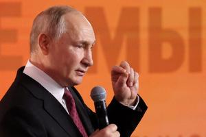 Tổng thống Nga khẳng định kinh tế năm 2023 tăng trưởng ít nhất 3,5%