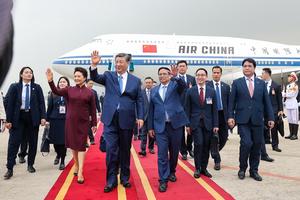 Tổng Bí thư, Chủ tịch Trung Quốc Tập Cận Bình đến Hà Nội, bắt đầu chuyến thăm Việt Nam