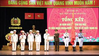 Trao Huân chương Bảo vệ Tổ quốc tặng Học viện An ninh nhân dân