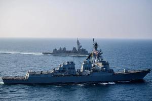 Ấn Độ cử tàu khu trục hộ tống tàu hàng quanh Biển Đỏ