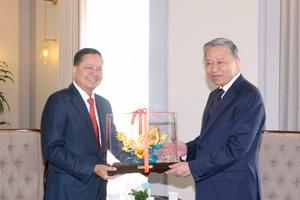 Hợp tác chặt chẽ về quốc phòng - an ninh giữa Việt Nam và Campuchia