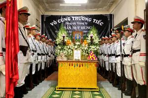 Tiếc thương tiễn biệt Trung tá Trần Duy Hùng