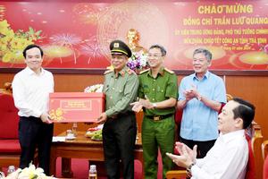 Phó Thủ tướng Trần Lưu Quang thăm, chúc Tết Công an tỉnh Trà Vinh