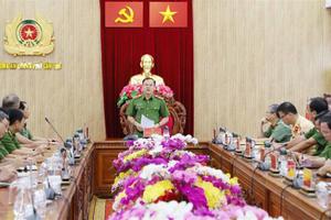 Thứ trưởng Nguyễn Văn Long làm việc với lãnh đạo Công an 12 tỉnh vùng Đồng bằng sông Cửu Long