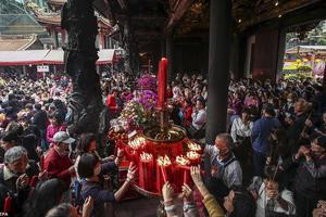 Phong tục lễ chùa đầu năm của người dân châu Á