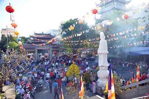 Lễ chùa đầu năm - nét đẹp văn hóa người Việt