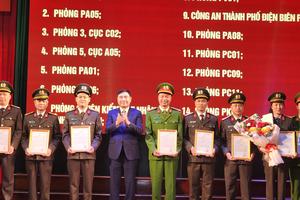 Công an tỉnh Điện Biên trao thưởng thành tích đấu tranh trấn áp tội phạm