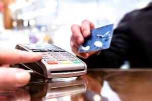 Rủi ro rút tiền hoặc đáo hạn thẻ tín dụng qua máy POS