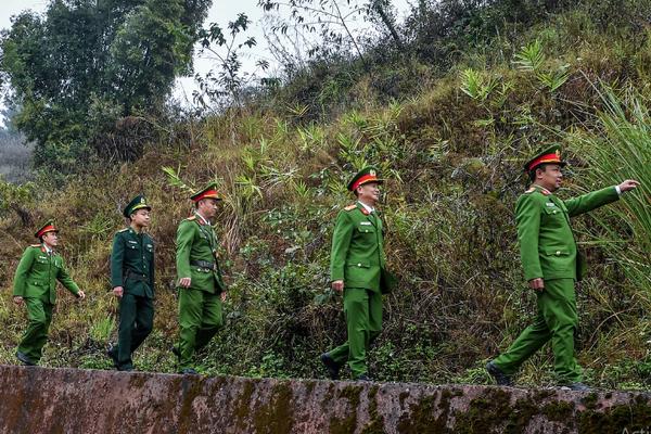 Công an xã Sín Thầu giữ vững an ninh vùng biên giới