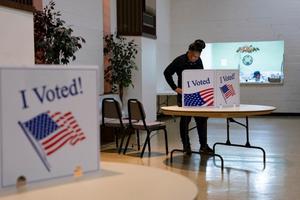 Nước Mỹ bắt đầu bỏ phiếu ngày Siêu thứ Ba
