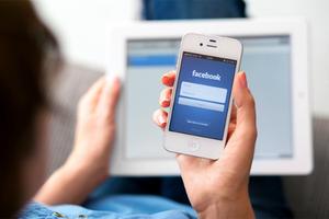 Sự cố facebook và câu chuyện lệ thuộc mạng xã hội