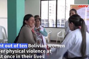 Lớp học tự vệ cho phụ nữ ở Bolivia
