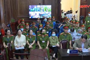 Bị cáo Trương Mỹ Lan và Nguyễn Cao Trí trả lời thẩm vấn