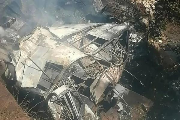 Nam Phi: Tai nạn xe buýt khiến 45 người thiệt mạng
