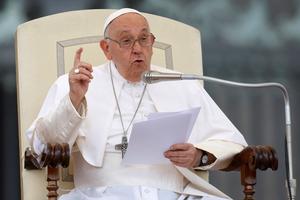 Giáo hoàng Francis cầu nguyện hòa bình, kêu gọi chống chiến tranh