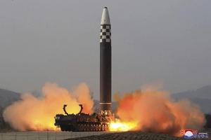 Triều Tiên xác nhận thử thành công tên lửa đạn đạo tầm trung thế hệ mới