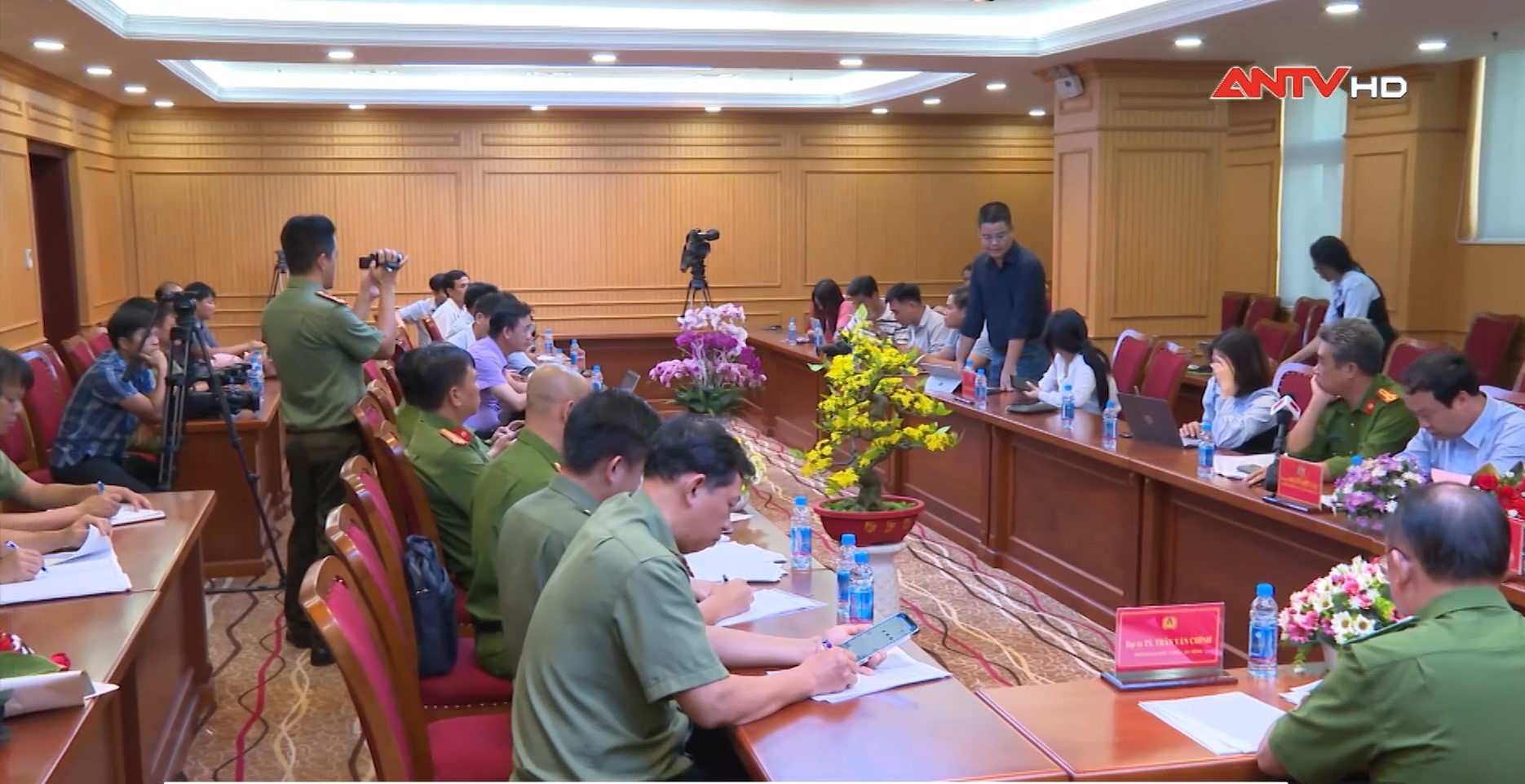 Triệt xóa đường dây mở hàng chục ngàn tài khoản để lừa đảo