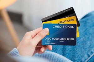 Sử dụng thẻ tín dụng thế nào để tối ưu tiện ích và giảm thiểu rủi ro?