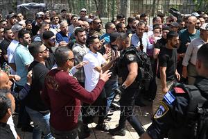 Cảnh sát Israel bắt giữ 8 người tại đền Al-Aqsa