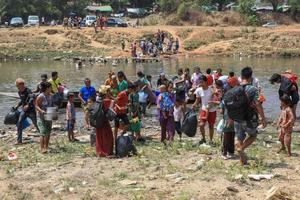 Giao tranh khiến hàng nghìn người Myanmar đi lánh nạn