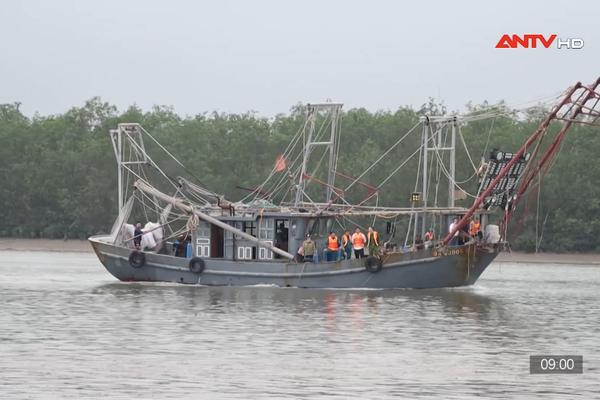 Quảng Ninh bổ sung lực lượng tìm kiếm 2 nạn nhân mất tích do lật thuyền