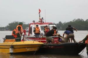 Tìm thấy nạn nhân thứ 3 trong vụ lật thuyền ở Quảng Ninh