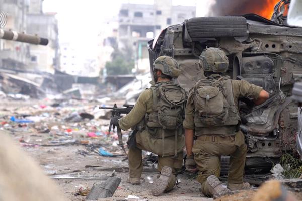 Quân đội Israel tiếp tục tấn công vào Dải Gaza