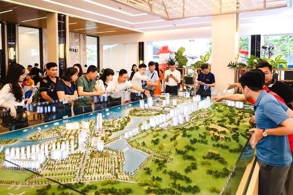 Việt kiều với niềm vui sẽ sớm sở hữu bất động sản trong nước