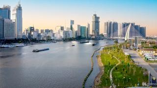 Giới trẻ hào hứng check-in công viên bờ sông Sài Gòn