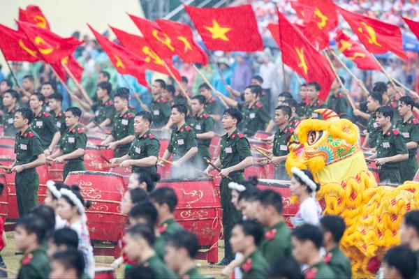 Hình ảnh khối CAND diễu binh, diễu hành kỷ niệm 70 năm Chiến thắng Điện Biên Phủ