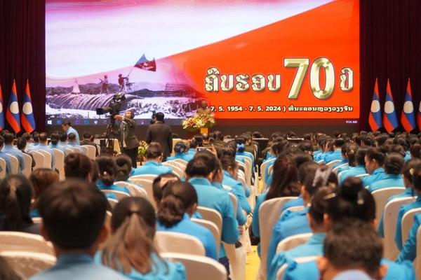 Lào mít tinh kỷ niệm 70 năm chiến thắng Điện Biên Phủ