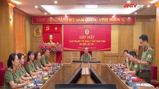 Gặp mặt gương mặt trẻ quản lý xuất nhập cảnh tiêu biểu
