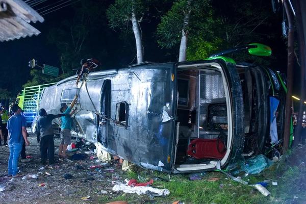 Indonesia: Tai nạn xe buýt trường học, hàng chục người thương vong