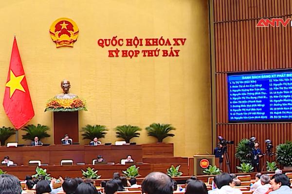 Quốc hội thảo luận về dự thảo Luật Đường bộ