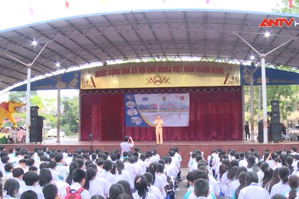 Tuyên truyền an toàn giao thông cho hơn 2.000 học sinh Thái Nguyên 