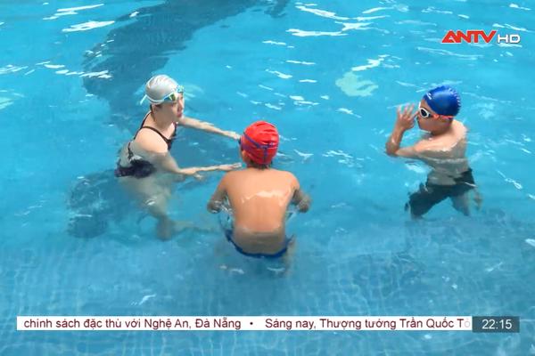 Tăng cường dạy bơi, phòng tránh đuối nước cho trẻ trong dịp hè 