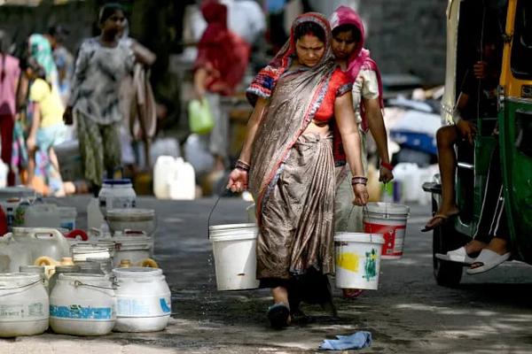 Thủ đô New Delhi thiếu nước ngọt trầm trọng