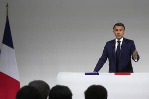  Tổng thống Pháp kêu gọi chống lại các lực lượng chính trị cực đoan