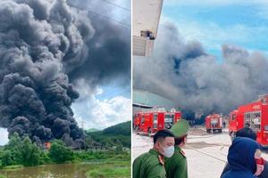Cháy lớn xưởng sản xuất bao bì ở Quảng Nam