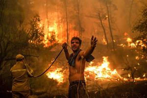 Cháy rừng bùng phát tại Hy Lạp và Thổ Nhĩ Kỳ