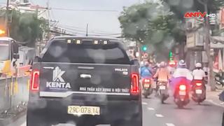  Xác minh xe bán tải độ đèn "siêu sáng” chạy trong đô thị