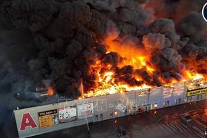 Ba Lan báo cáo sơ bộ vụ cháy trung tâm thương mại ở thủ đô Warsaw