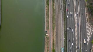 Brazil: Sông Pinheiros đổi màu do hiện tượng tảo nở hoa