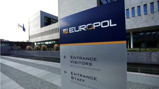 Europol triệt phá nền tảng tin nhắn "Ghost" của giới tội phạm