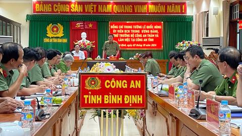 Thứ trưởng Lê Quốc Hùng thăm và làm việc tại Công an tỉnh Bình Định 