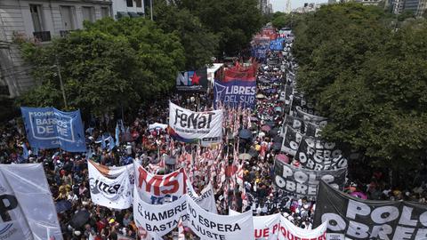 Biểu tình quy mô lớn ở Argentina 