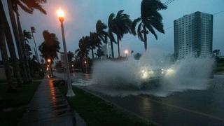 Bão Milton bắt đầu ảnh hưởng tới bang Florida, Mỹ