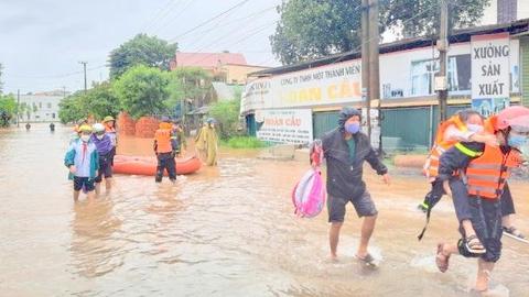 Quảng Trị sơ tán dân, cho học sinh nghỉ học tránh lũ